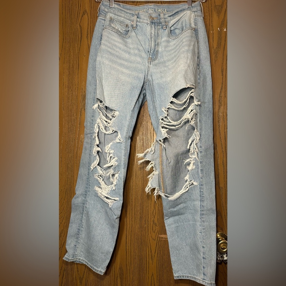 American Eagle Outfitters Light Blue Distressed Straight Leg Jeans